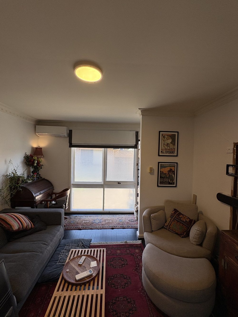 Fresh oyster light in the living room